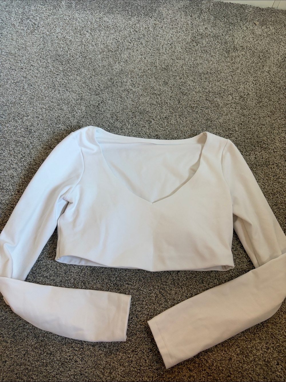 Gilly Hicks White Cropped V-Neck Long Sleeve Top